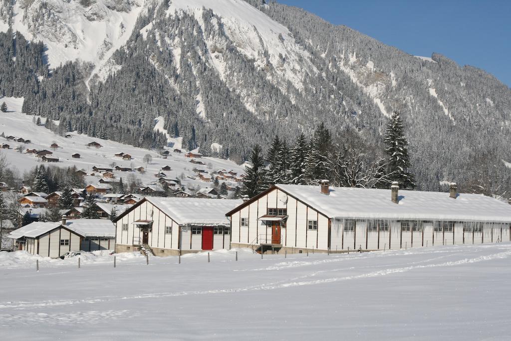 Mountain Lodge Backpackercamp Gutenbrunnenstrasse 6 Lenk im Simmental Exterior foto
