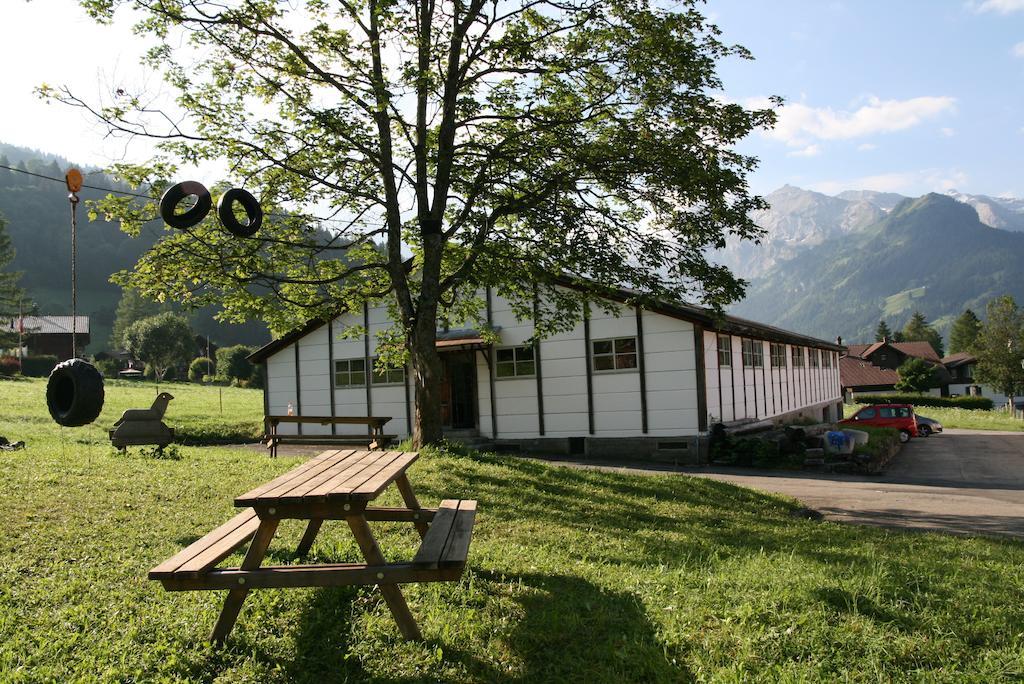 Mountain Lodge Backpackercamp Gutenbrunnenstrasse 6 Lenk im Simmental Exterior foto